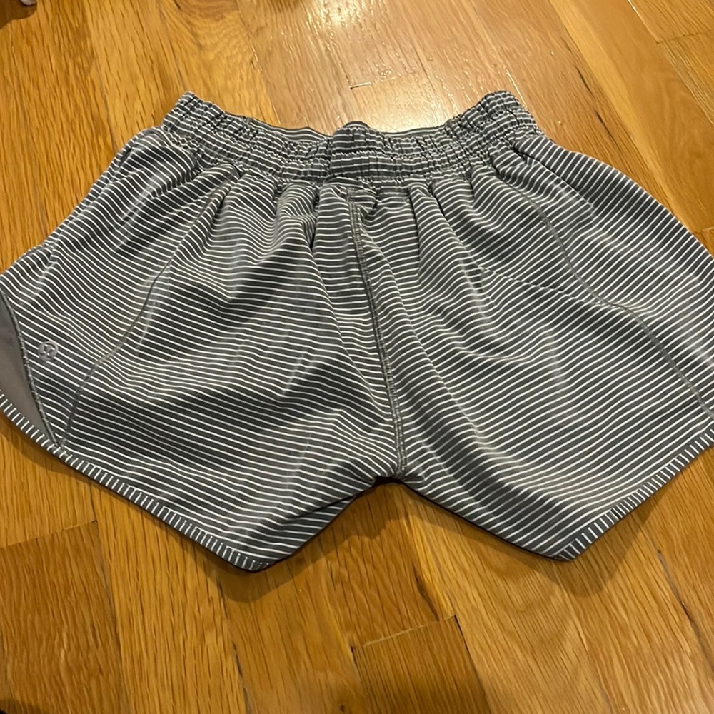 Stripe hotty hot low rise short 4”